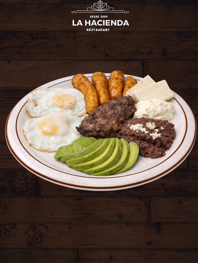 Cena Típica Salvadoreña.