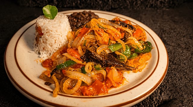 Bistec Encebollado (Lunch).